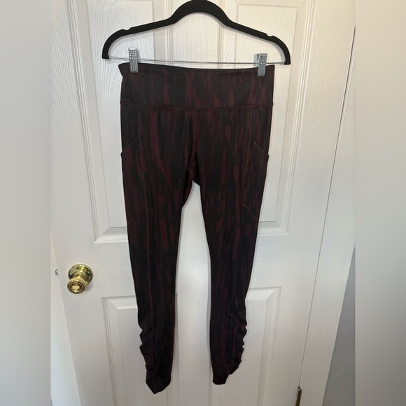 Lululemon Speed Tight IV | Painted Animal Bordeaux Drama Black | Size 6 - Picture 5 of 16